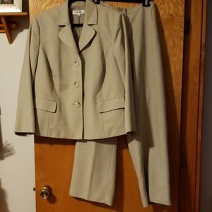 Jones Studio Suit